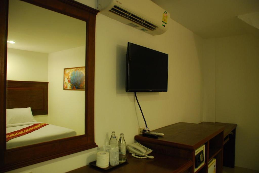 Patong Budget Rooms Buitenkant foto