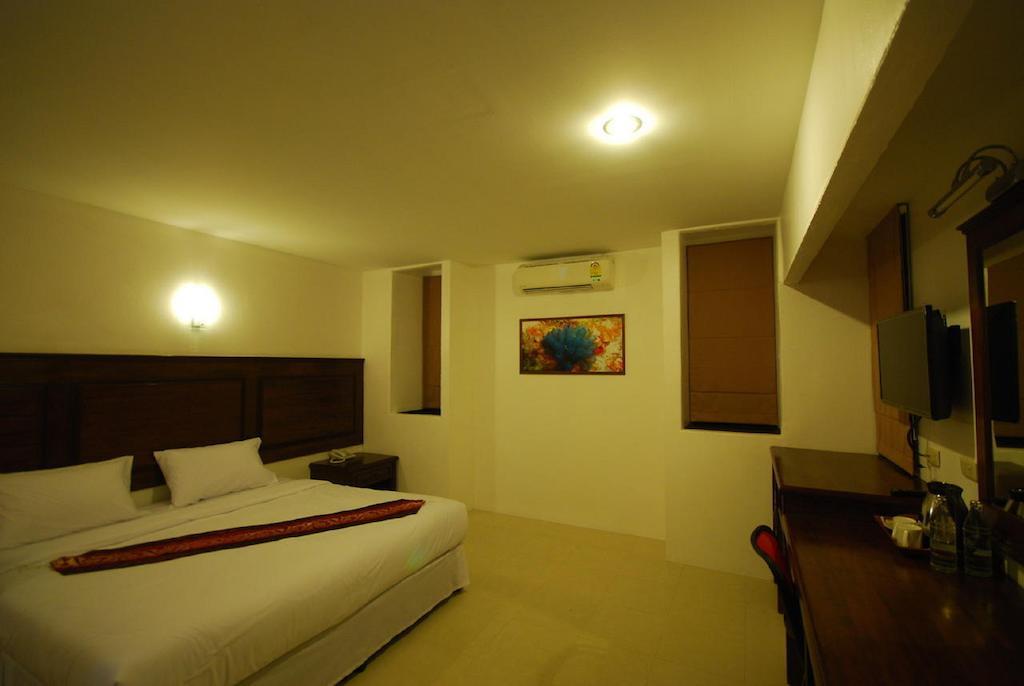 Patong Budget Rooms Buitenkant foto