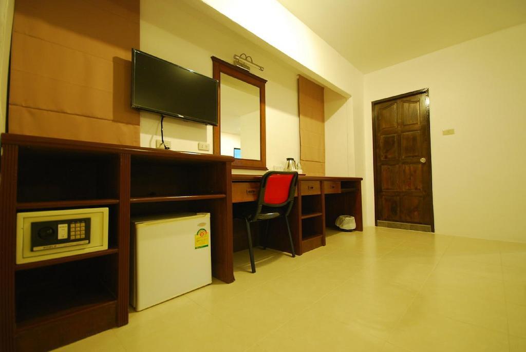 Patong Budget Rooms Buitenkant foto