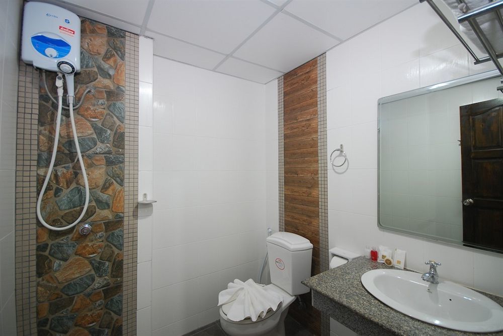 Patong Budget Rooms Buitenkant foto