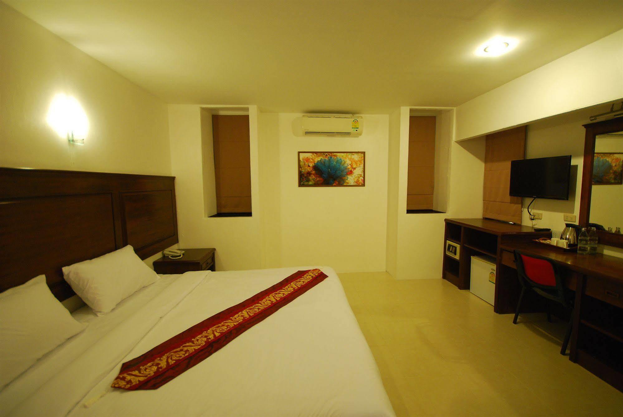 Patong Budget Rooms Buitenkant foto